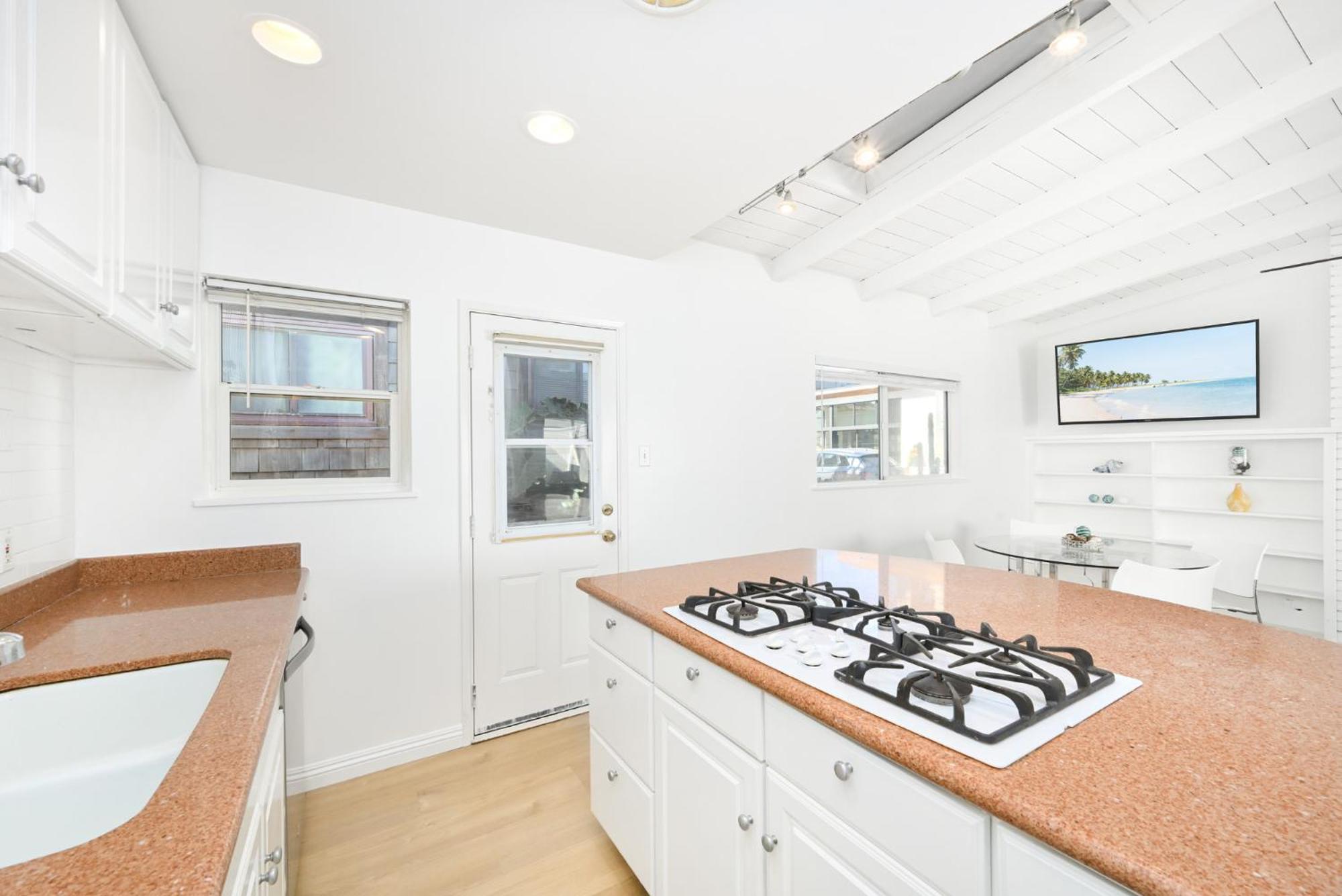 Renovated 3 Bedroom Home On 41St-1 Min Walk To Beach Newport Beach Exterior foto